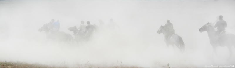 Суреттер сөйлейді: Өткендегі қала әкімінің кубогіне ұлттық ат спорт түрлерінен жарысқа қатысты фотосуреттерім