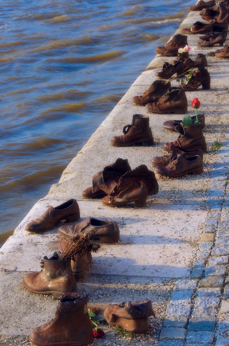 Блог - assar: Дунай жағалауындағы аяқ киімдер, Венгрия