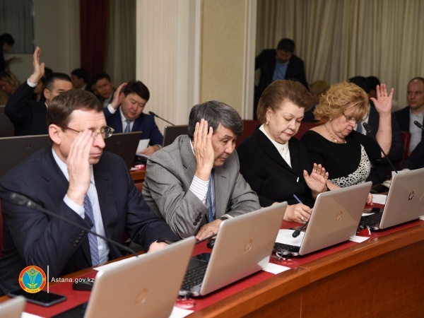 Астана жаңалықтары: Қоғамдық кеңес көлік мәселесін талқылады