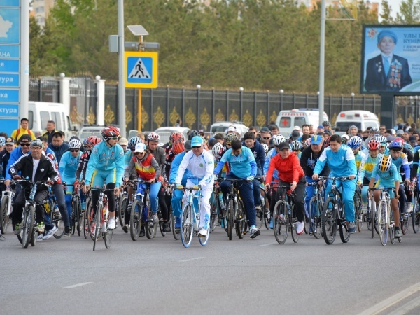 Астана жаңалықтары: Астанада велошеруге 2000 астам адам қатысты