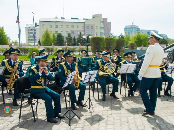 Астана жаңалықтары: Астана Отан Қорғаушы күнін қалай тойлады