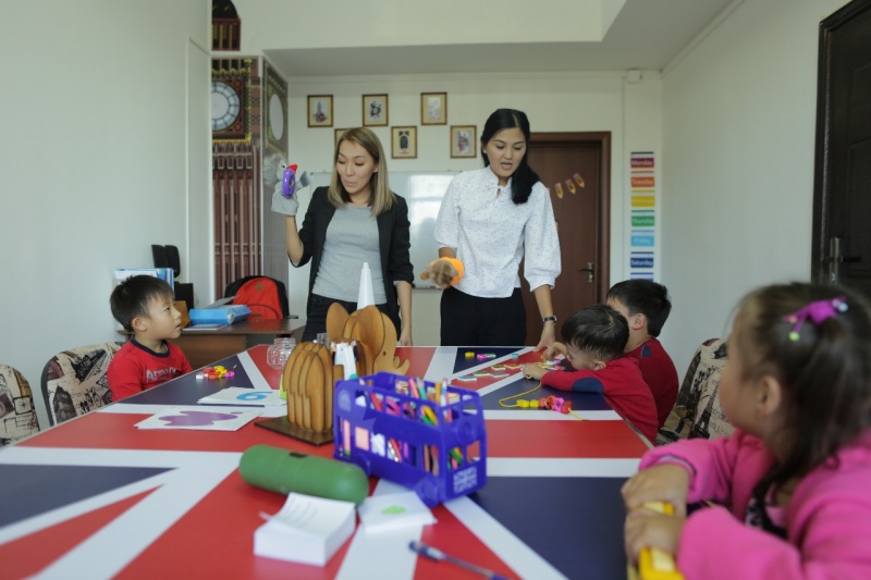 Алматы облысының кәсіпкері мүмкіндігі шектеулі балаларға тегін ағылшын курсын ашты